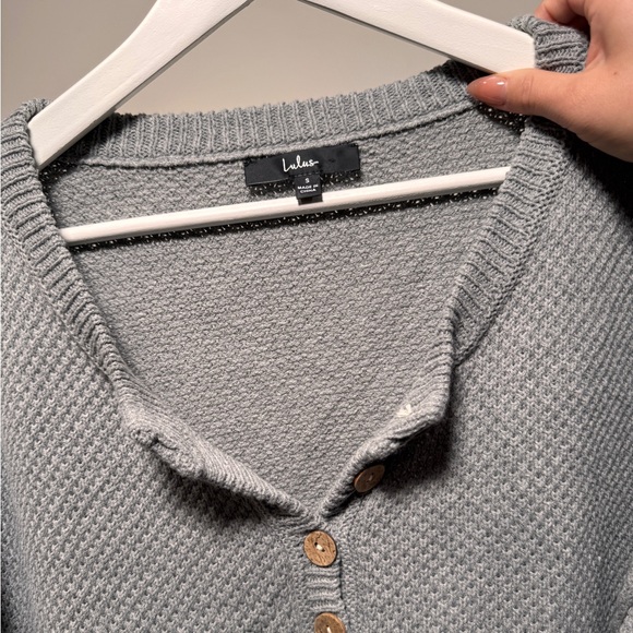 Lulu’s Textured Henley Knit Pullover — Light Grey (Size small) - Picture 3 of 6